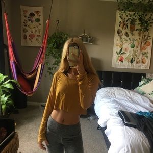 🌿mustard crop top